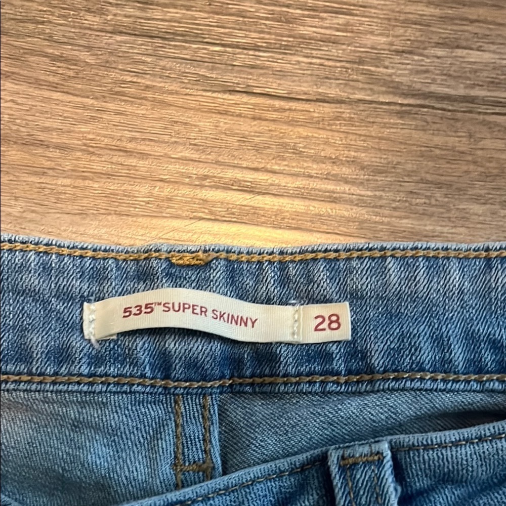 Levi's Blue Skinny Jeans with Star and Heart Details - Picture 2 of 5